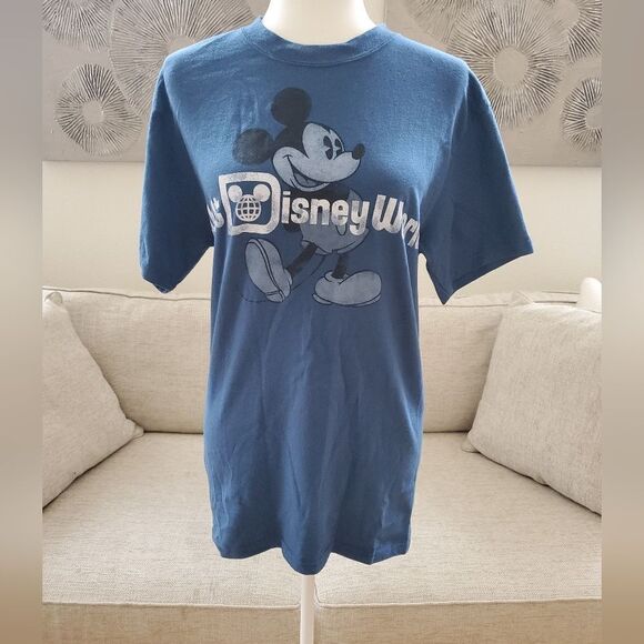 Hanes Walt Disney World 100% Cotton Tshirt sz Med - Picture 2 of 7